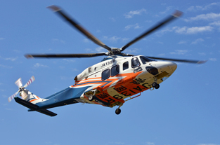 訓練中の防災ヘリコプター